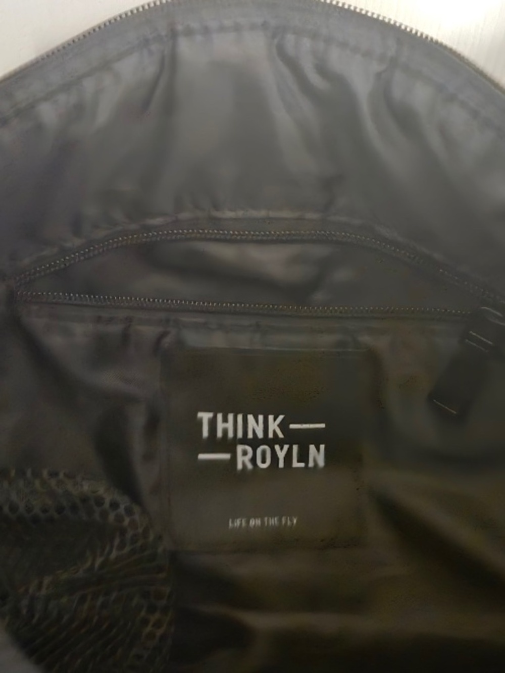 BNWT/EUC Think Royln Bundle Backpack/Crossbody - Picture 5 of 8